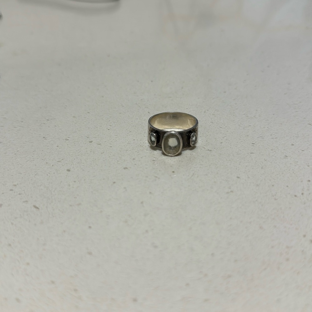 Sundance silver peridot ring